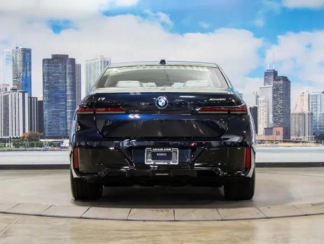 Photo of 2025 Carbon Black Metallic BMW i7