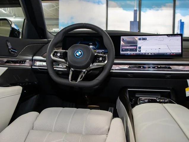 Photo of 2025 Carbon Black Metallic BMW i7
