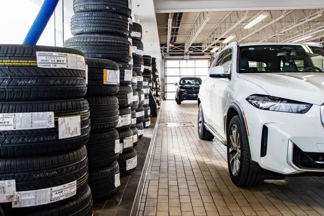 Photo of 2026 Gray Metallic BMW X5