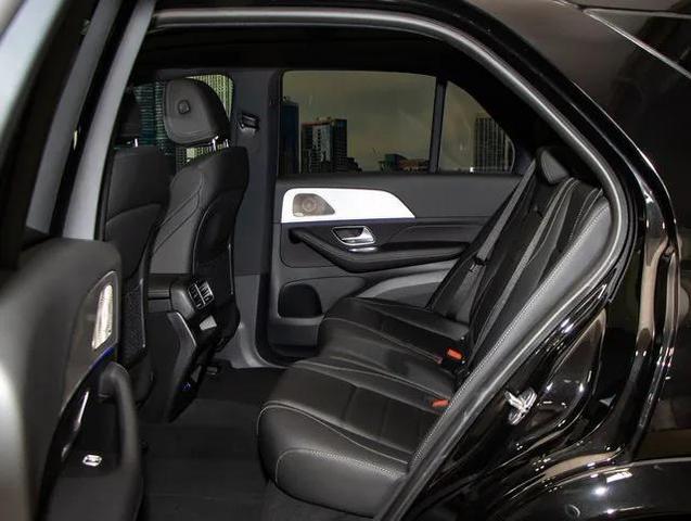 Photo of 2025 Obsidian Black Metallic Mercedes-Benz GLE 450
