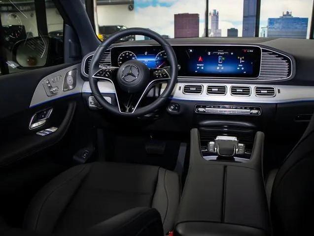 Photo of 2025 Obsidian Black Metallic Mercedes-Benz GLE 450
