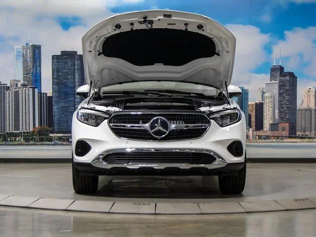 Photo of 2025 Polar White Mercedes-Benz GLC 300