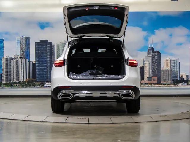 Photo of 2025 Polar White Mercedes-Benz GLC 300