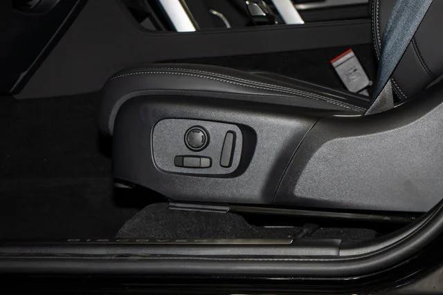 Photo of 2024 Santorini Black Land Rover Discovery Sport