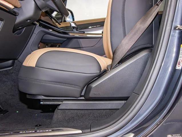 Photo of 2025 Varesine Blue Land Rover Range Rover Sport
