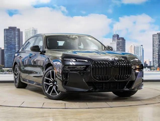2025 BMW 740