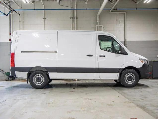 Photo of 2025 Arctic White Mercedes-Benz Sprinter 2500
