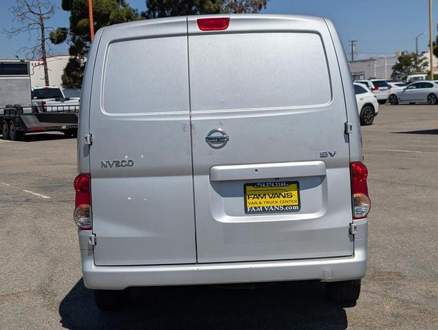 Photo of 2019 Brilliant Silver Metallic Nissan NV200