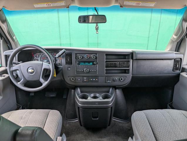 Photo of 2018 Summit White Chevrolet Express 3500