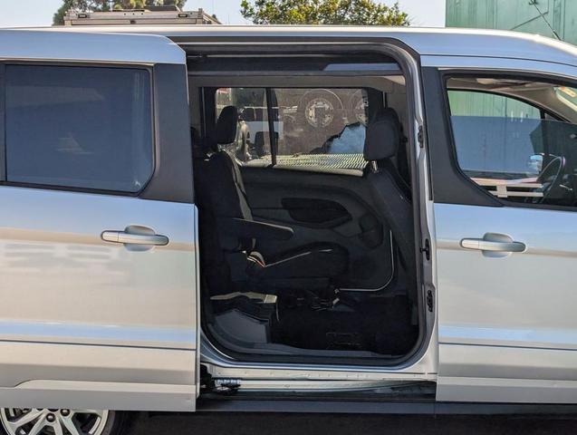 Photo of 2019 Silver Ford Transit Connect