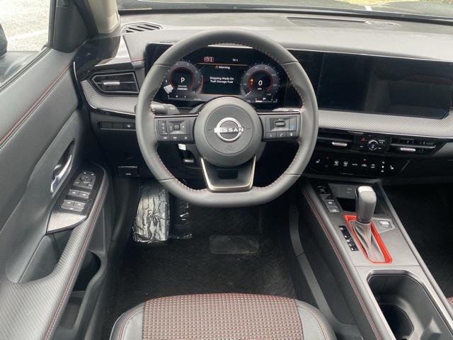 Photo of 2026 Gun Metallic Nissan Kicks