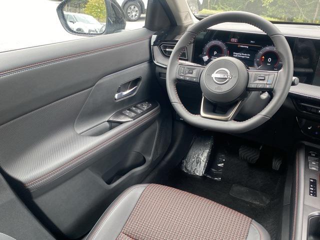 Photo of 2026 Gun Metallic Nissan Kicks