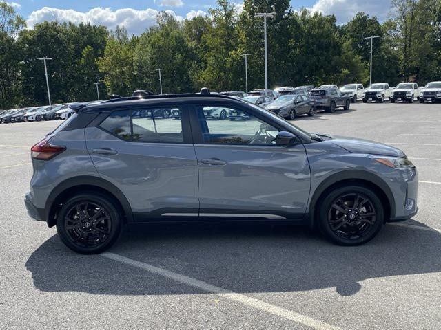 Photo of 2024 Gray/Super Black Nissan Kicks