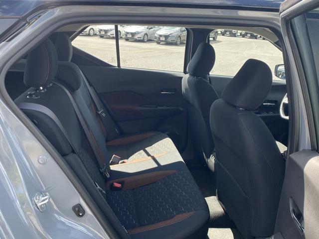 Photo of 2024 Gray/Super Black Nissan Kicks
