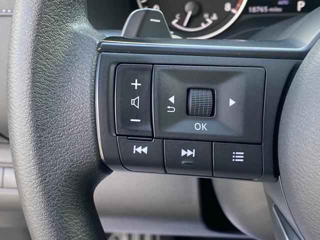 Photo of 2024 Brilliant Silver Metallic Nissan Pathfinder