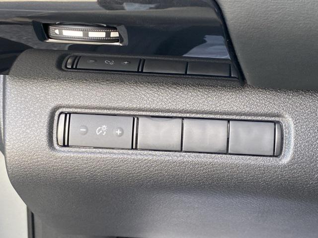 Photo of 2024 Brilliant Silver Metallic Nissan Pathfinder