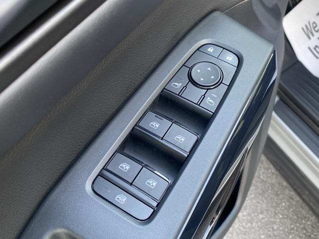 Photo of 2024 Brilliant Silver Metallic Nissan Pathfinder