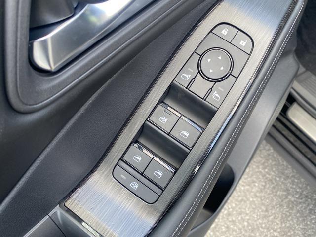 Photo of 2025 Super Black Nissan Rogue