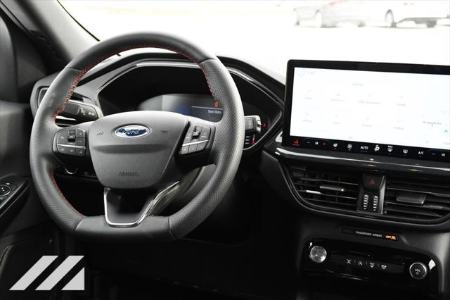 Photo of 2024 Silver Metallic Ford Escape