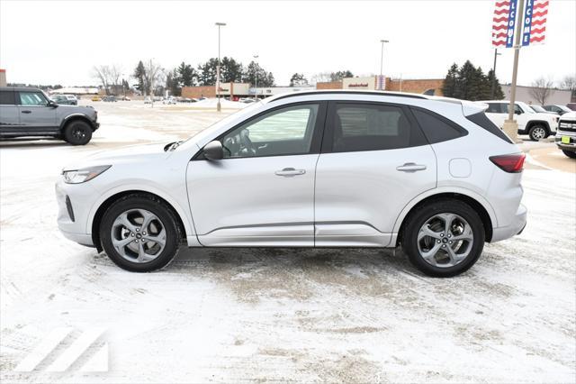 Photo of 2024 Silver Metallic Ford Escape