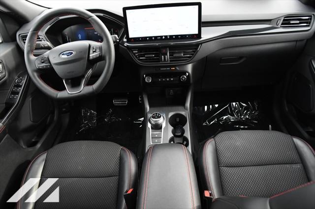 Photo of 2024 Silver Metallic Ford Escape