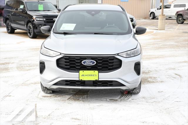 Photo of 2024 Silver Metallic Ford Escape