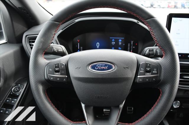 Photo of 2024 Silver Metallic Ford Escape