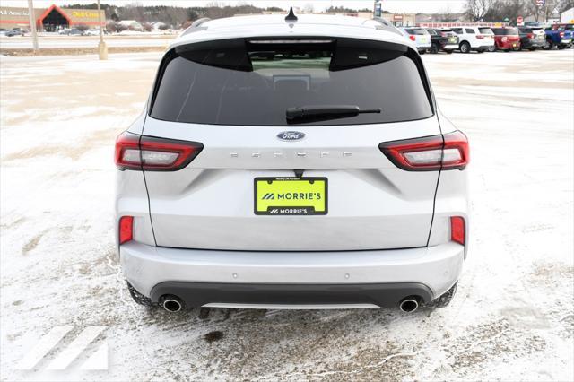 Photo of 2024 Silver Metallic Ford Escape