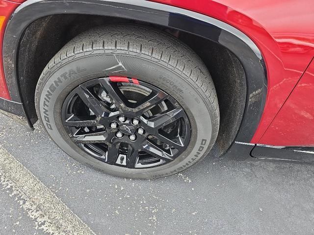 Photo of 2022 Cherry Red Tintcoat Chevrolet Traverse