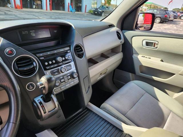 Photo of 2012 Silver Honda Pilot