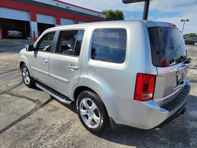 Photo of 2012 Silver Honda Pilot