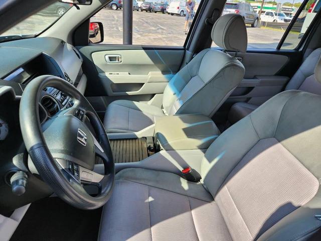 Photo of 2012 Silver Honda Pilot