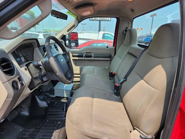 Photo of 2009 Red Ford F-250