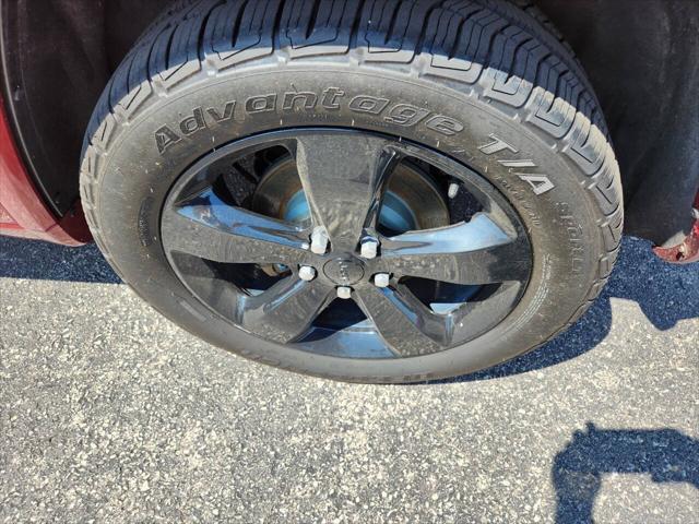 Photo of 2015 Red Jeep Grand Cherokee