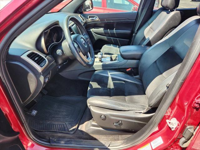 Photo of 2015 Red Jeep Grand Cherokee
