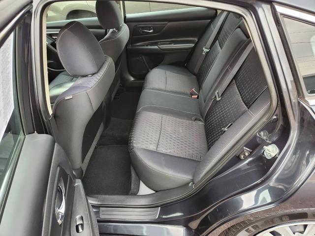 Photo of 2017 Blue Nissan Altima