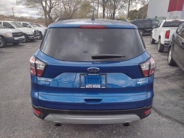 Photo of 2018 Blue Ford Escape