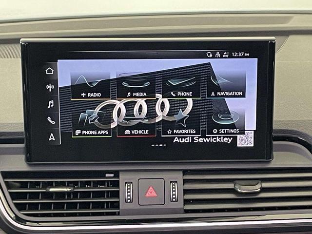 Photo of 2025 Daytona Gray Pearl Effect Audi Q5