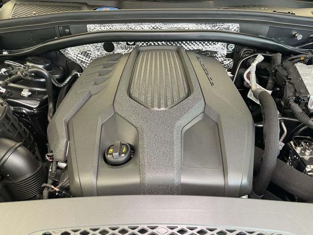 Photo of 2025 Gray Porsche Macan