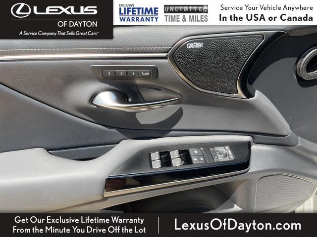Photo of 2024 Moonbeam Beige Metallic Lexus ES 300h