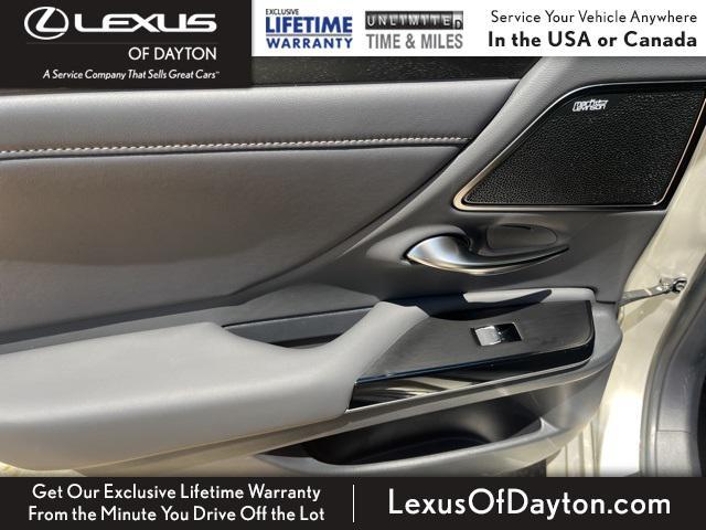 Photo of 2024 Moonbeam Beige Metallic Lexus ES 300h