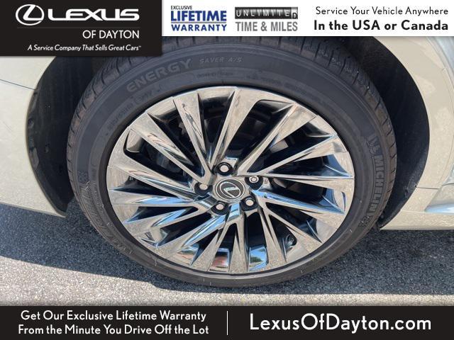 Photo of 2024 Moonbeam Beige Metallic Lexus ES 300h