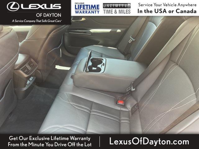 Photo of 2024 Moonbeam Beige Metallic Lexus ES 300h