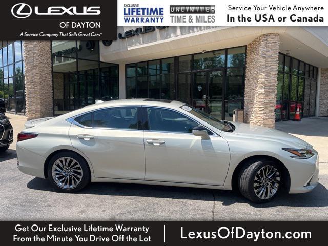 Photo of 2024 Moonbeam Beige Metallic Lexus ES 300h