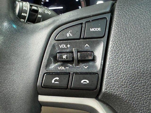 Photo of 2019 White Pearl Hyundai TUCSON