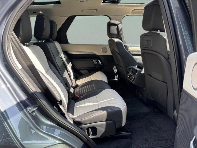 Photo of 2025 Varesine Blue Land Rover Discovery
