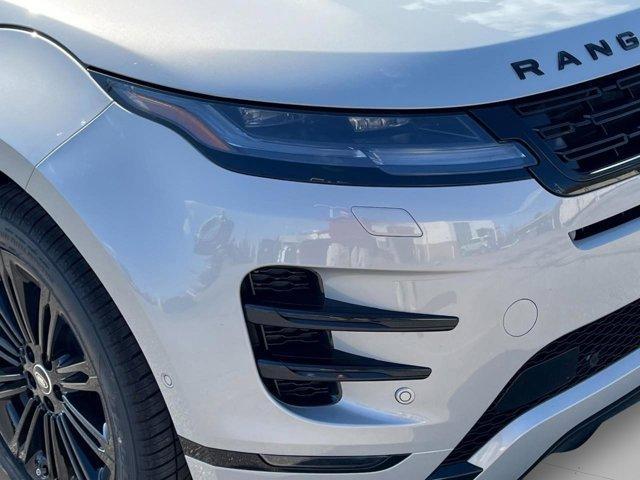 Photo of 2026 Seoul Pearl Silver Land Rover Range Rover Evoque