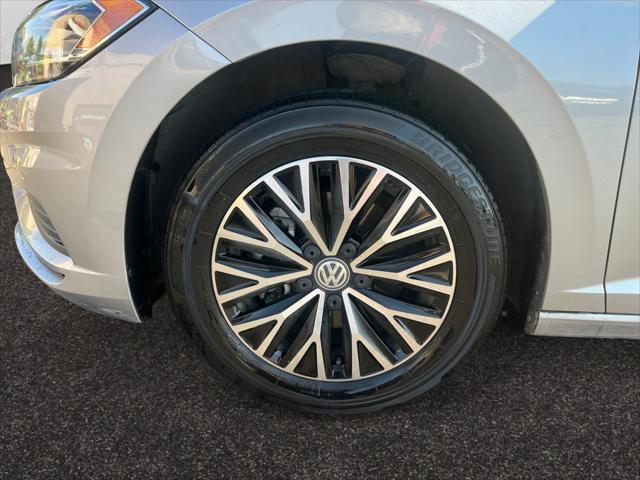 Photo of 2021 Silver Metallic Volkswagen Jetta