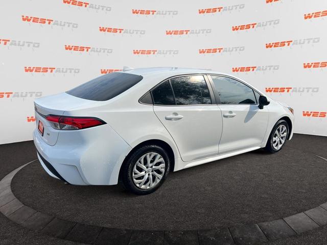 Photo of 2020 White Toyota Corolla