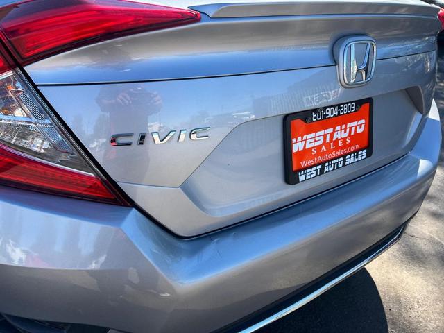Photo of 2019 Gray Honda Civic